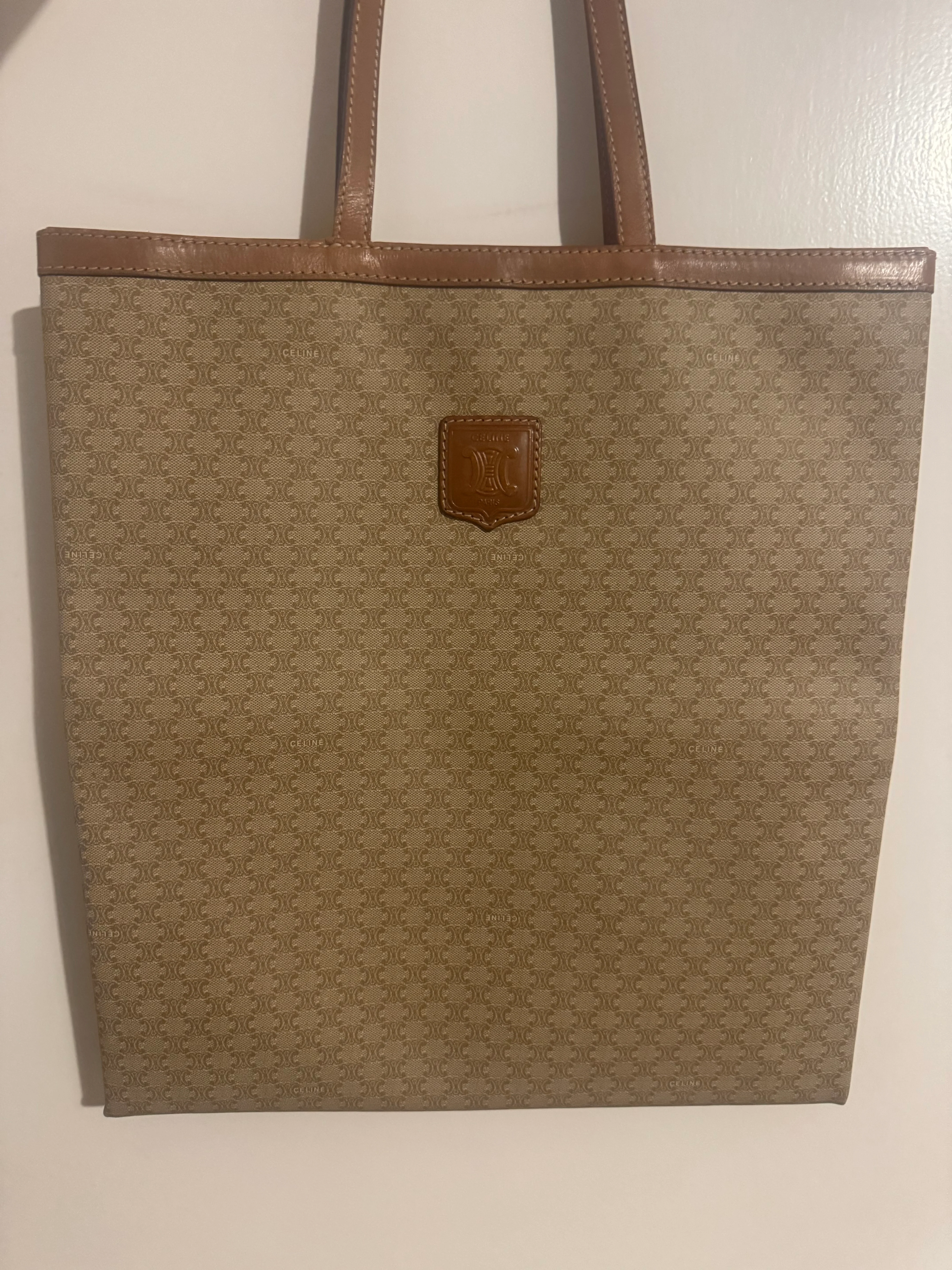 Celine - cons