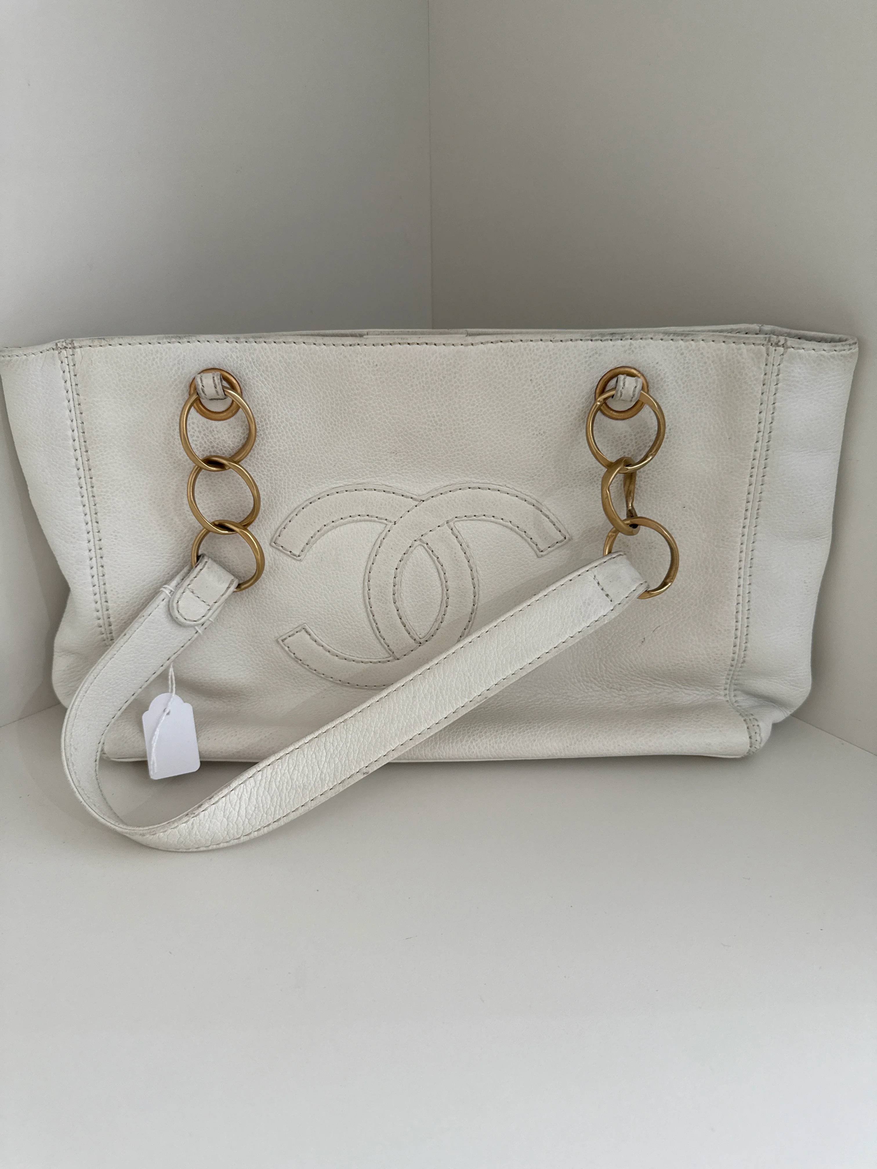 Chanel | White Shoulder Bag - HV