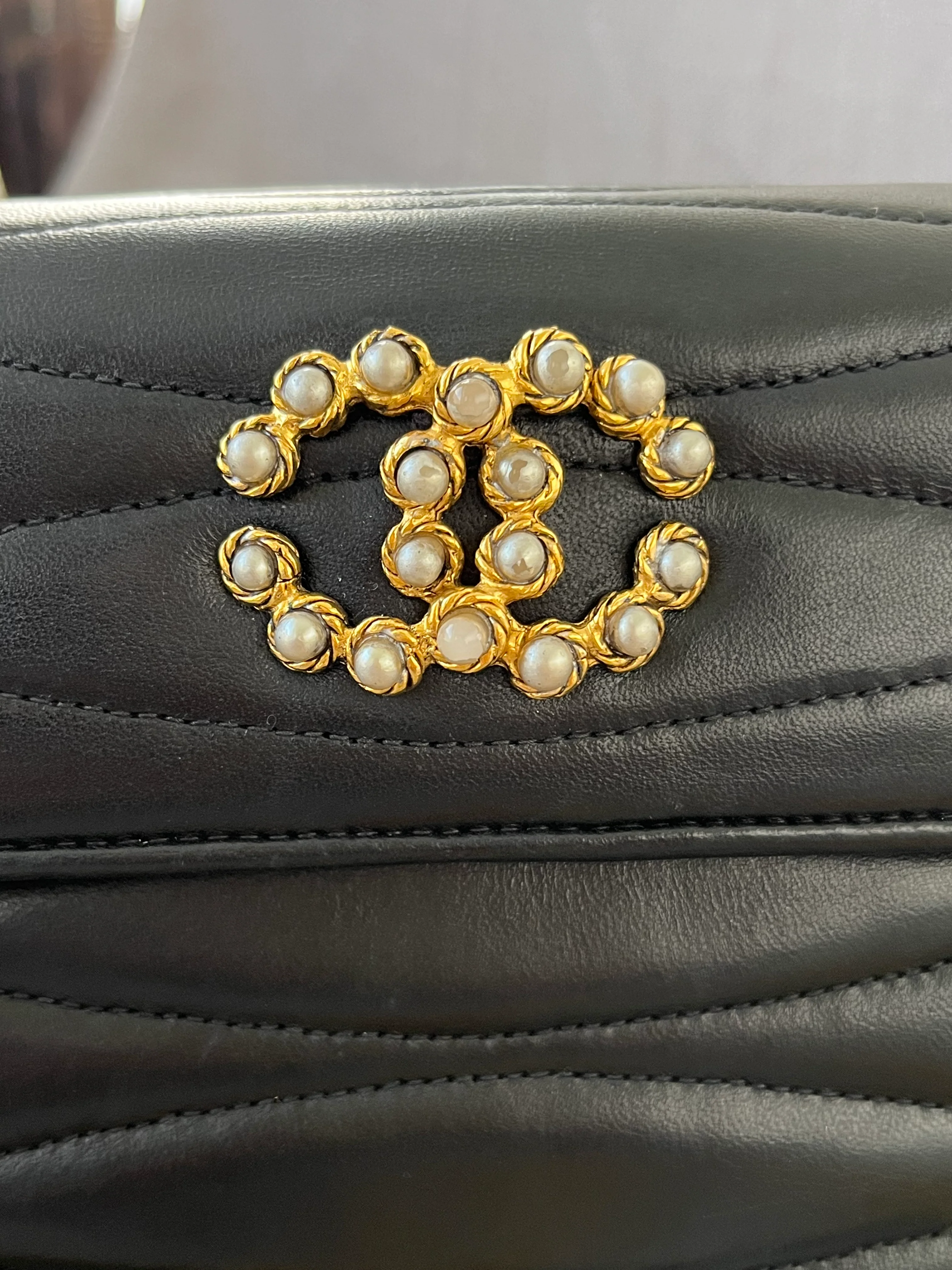Chanel - CONS - Image 3