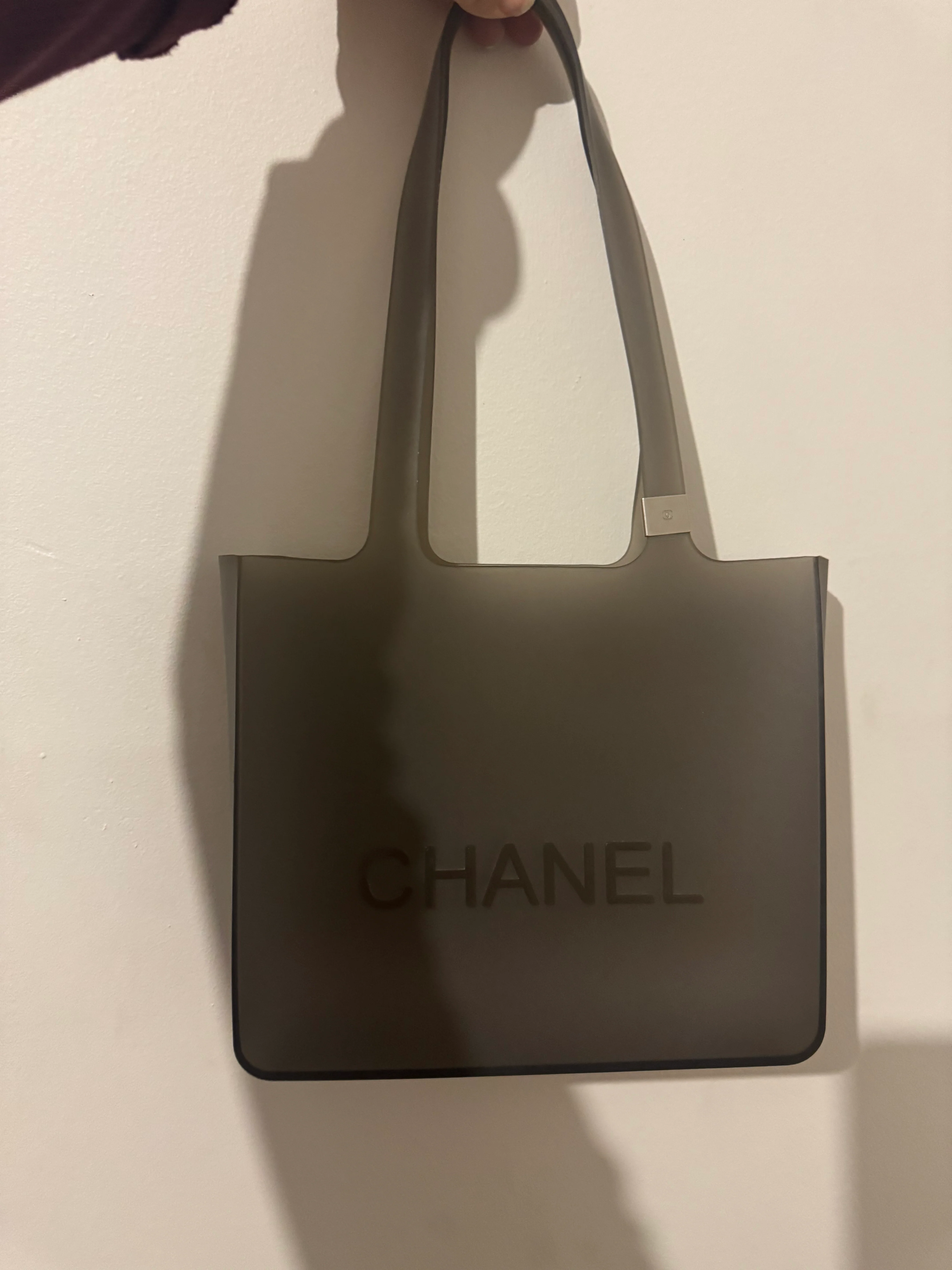 Chanel - CONS