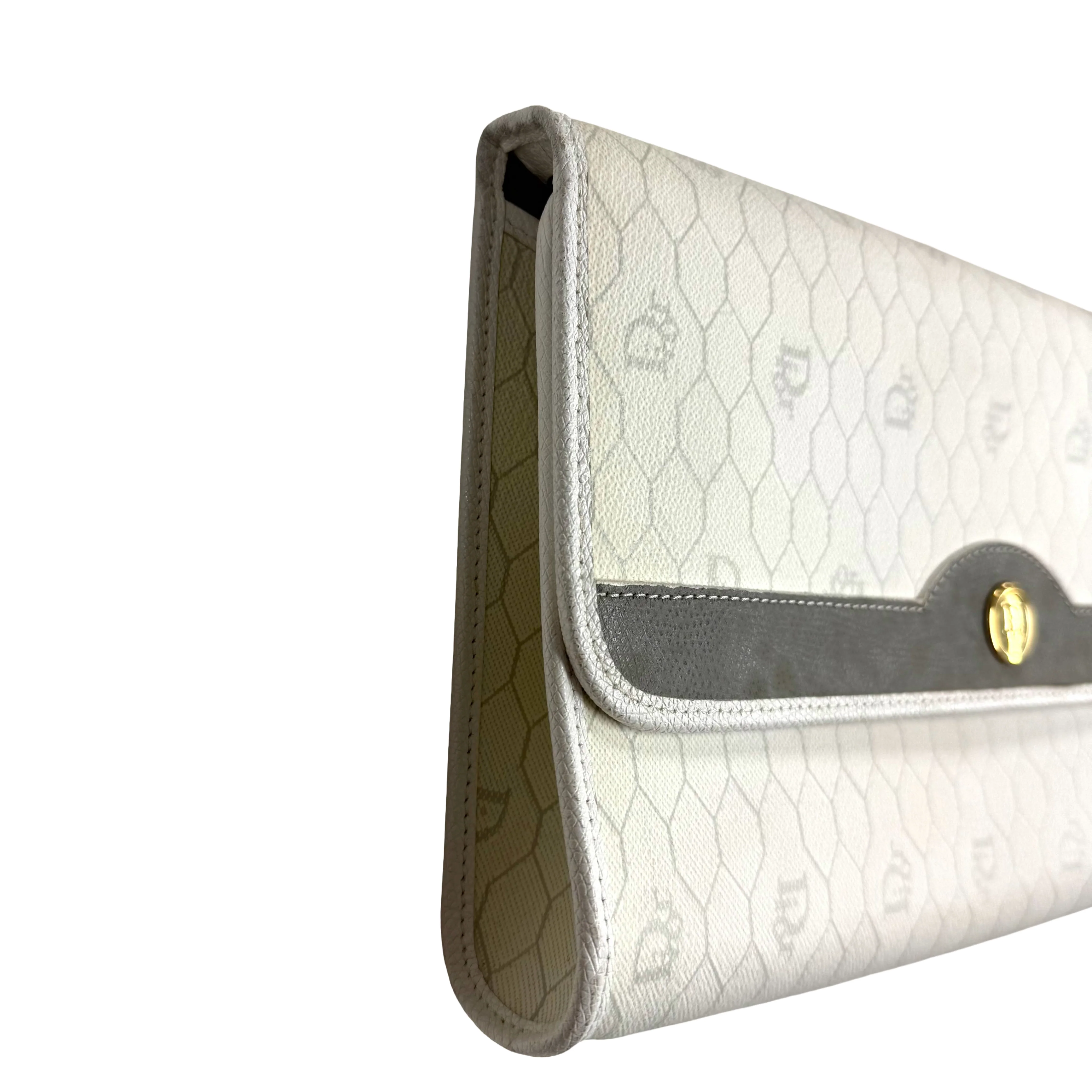 Dior | Vintage Honeycomb Canvas Chain Clutch – White & Grey (Excellent Condition) - Image 3
