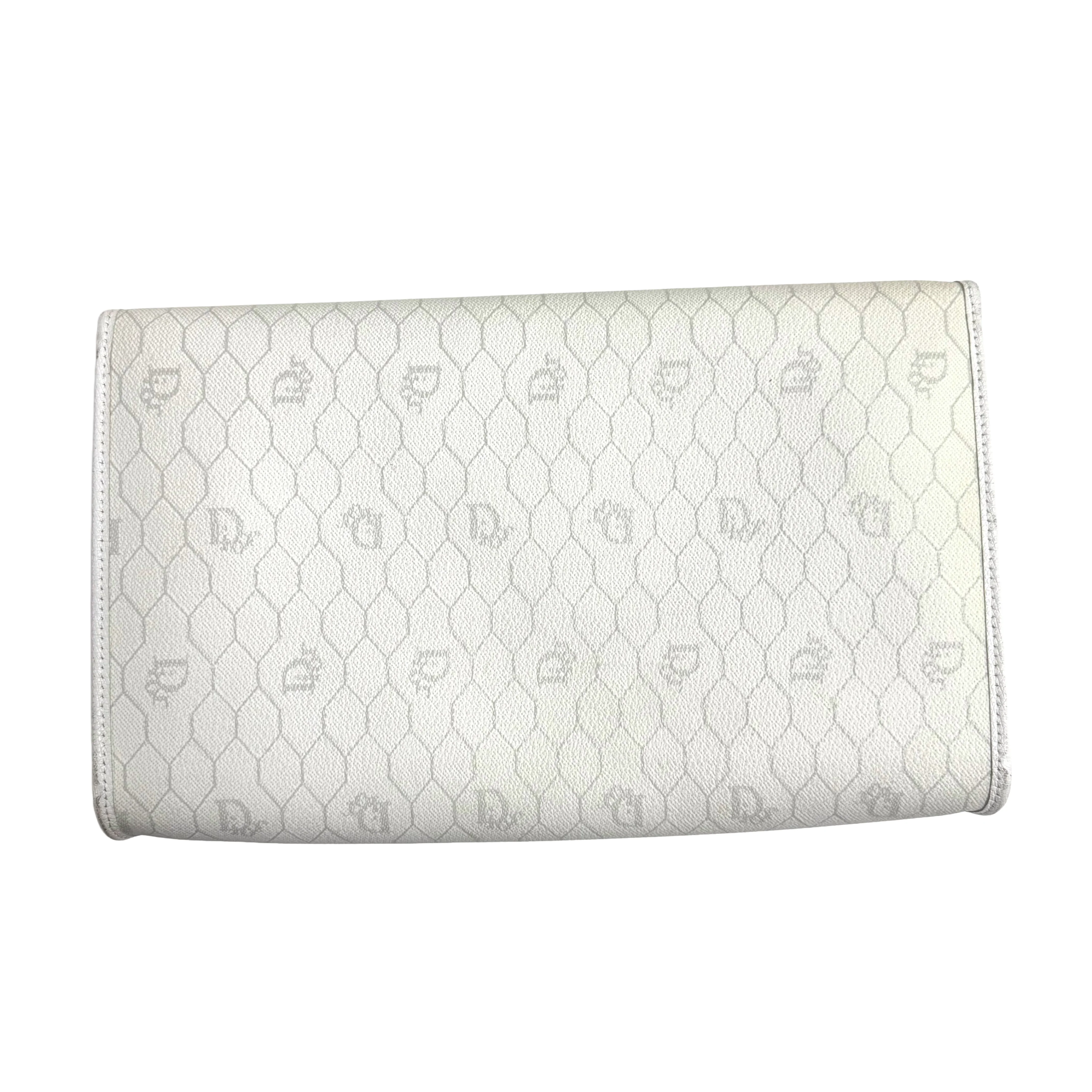 Dior | Vintage Honeycomb Canvas Chain Clutch – White & Grey (Excellent Condition) - Image 4
