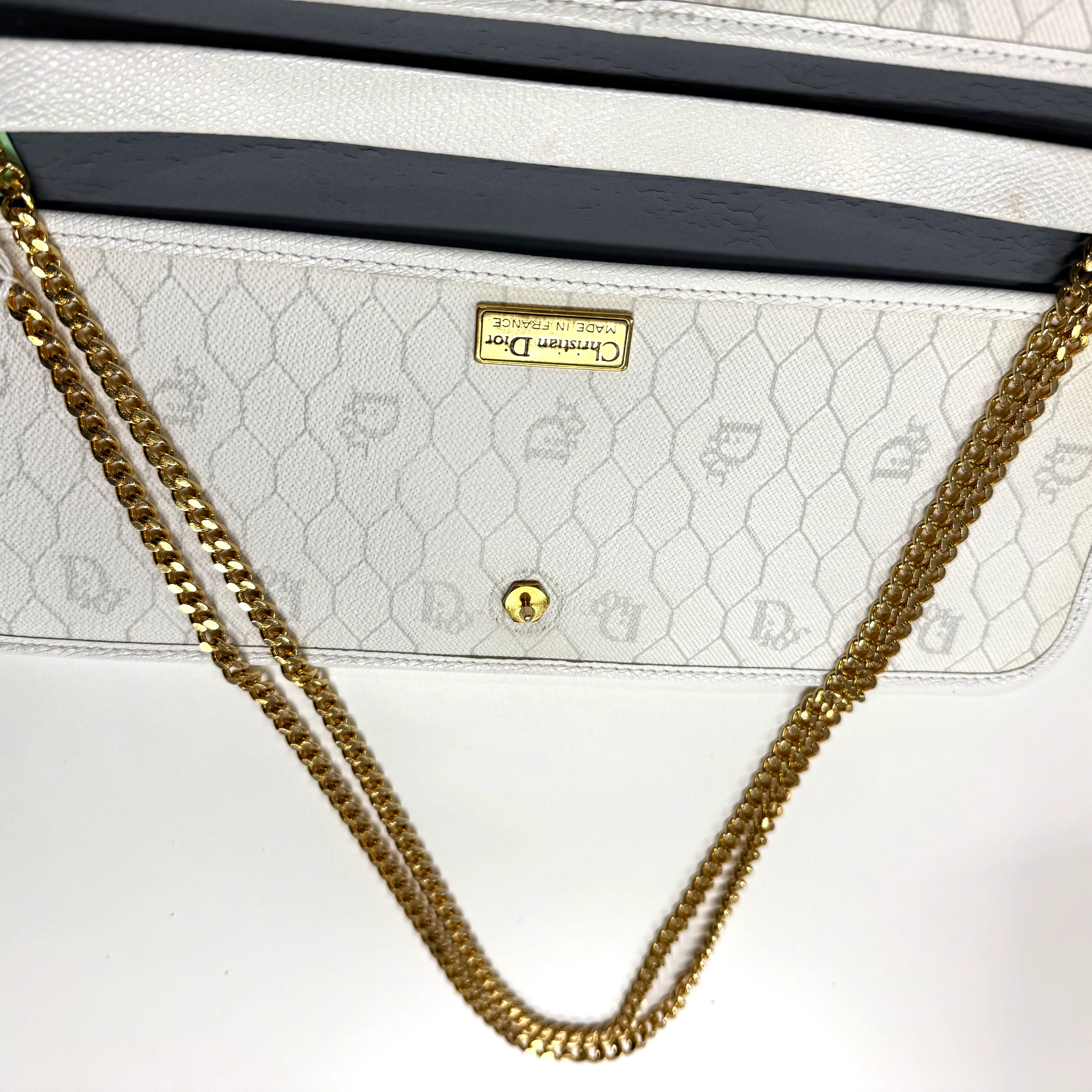 Dior | Vintage Honeycomb Canvas Chain Clutch – White & Grey (Excellent Condition) - Image 6