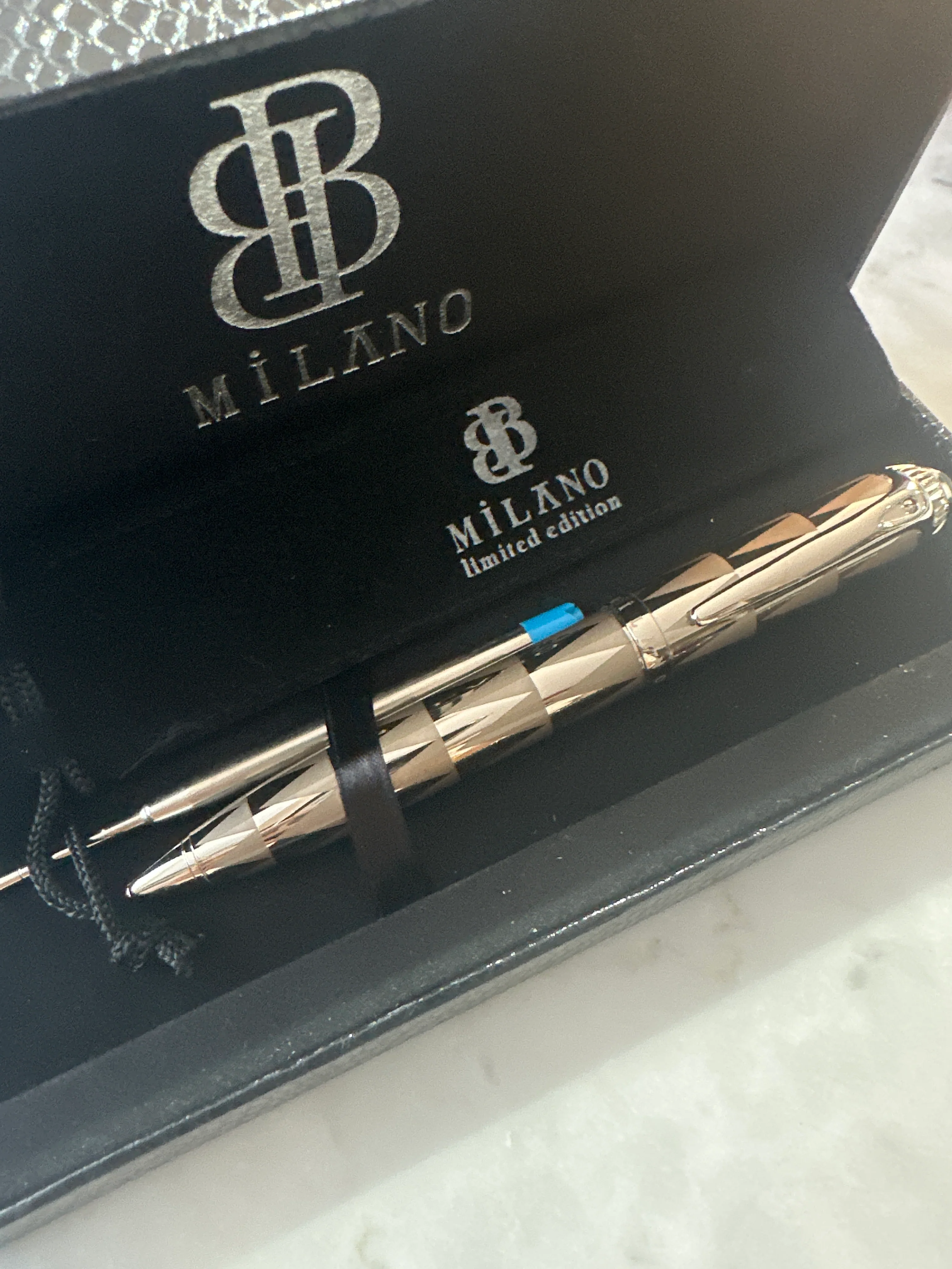 Dubai Pen
