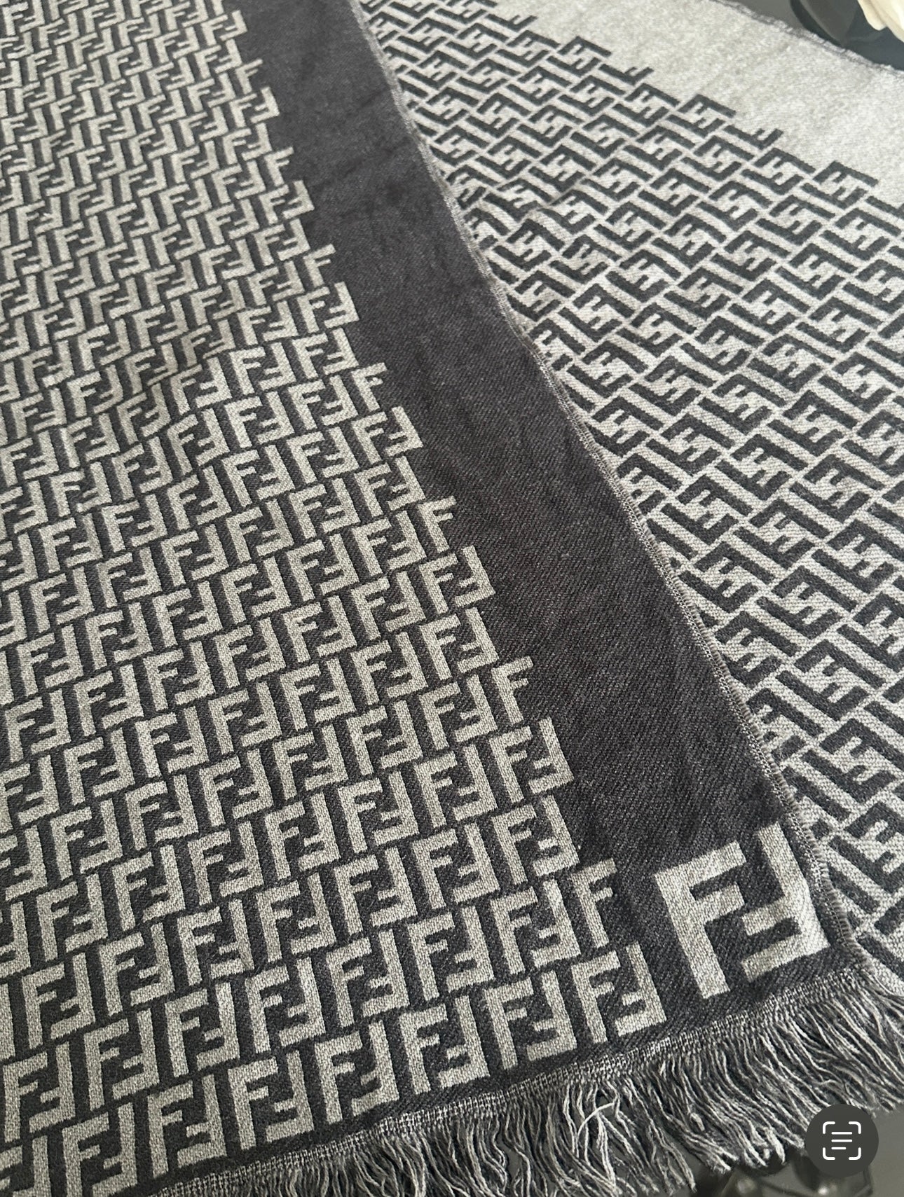 Fendi - cons - Image 2