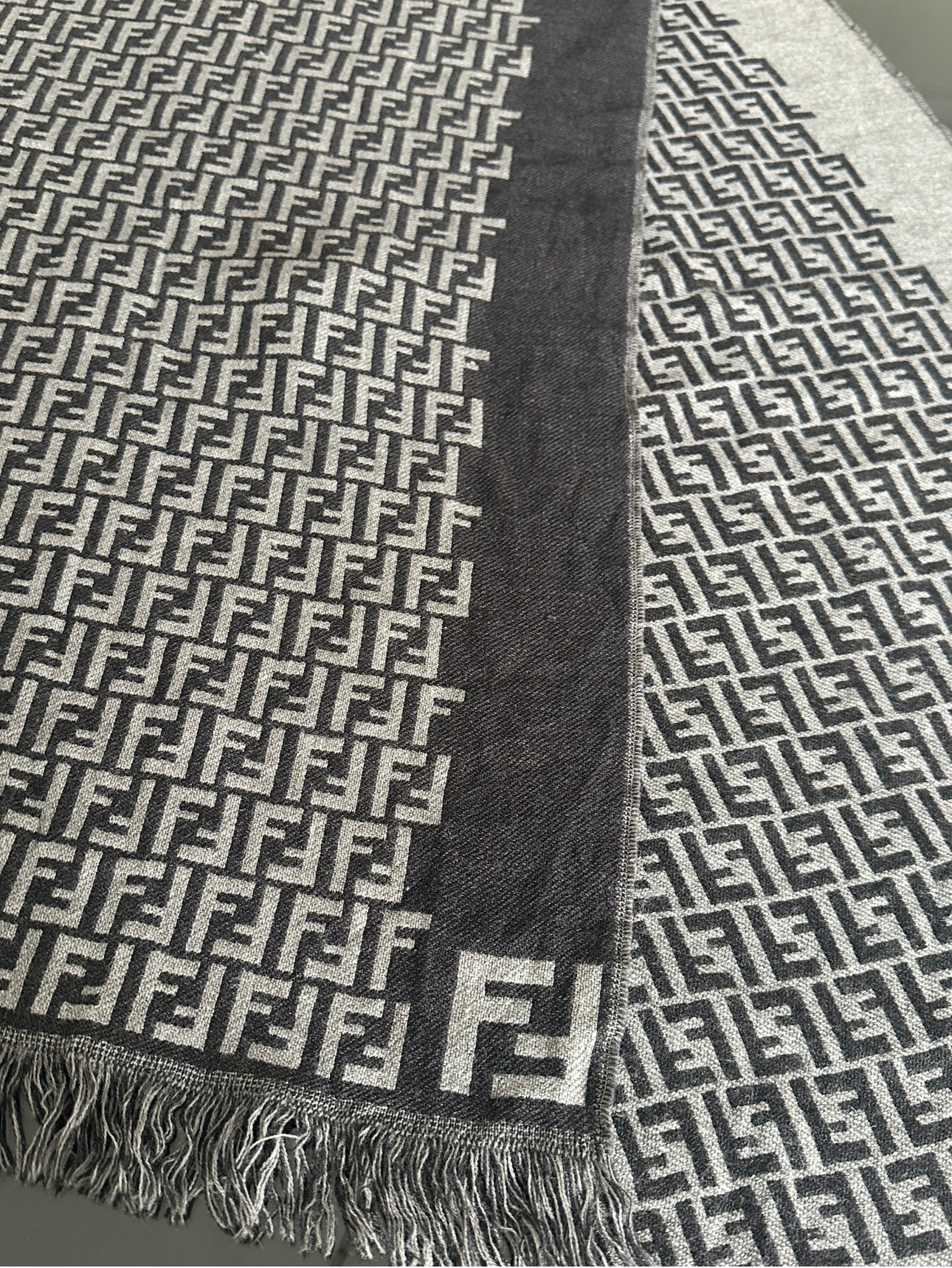 Fendi - cons - Image 3