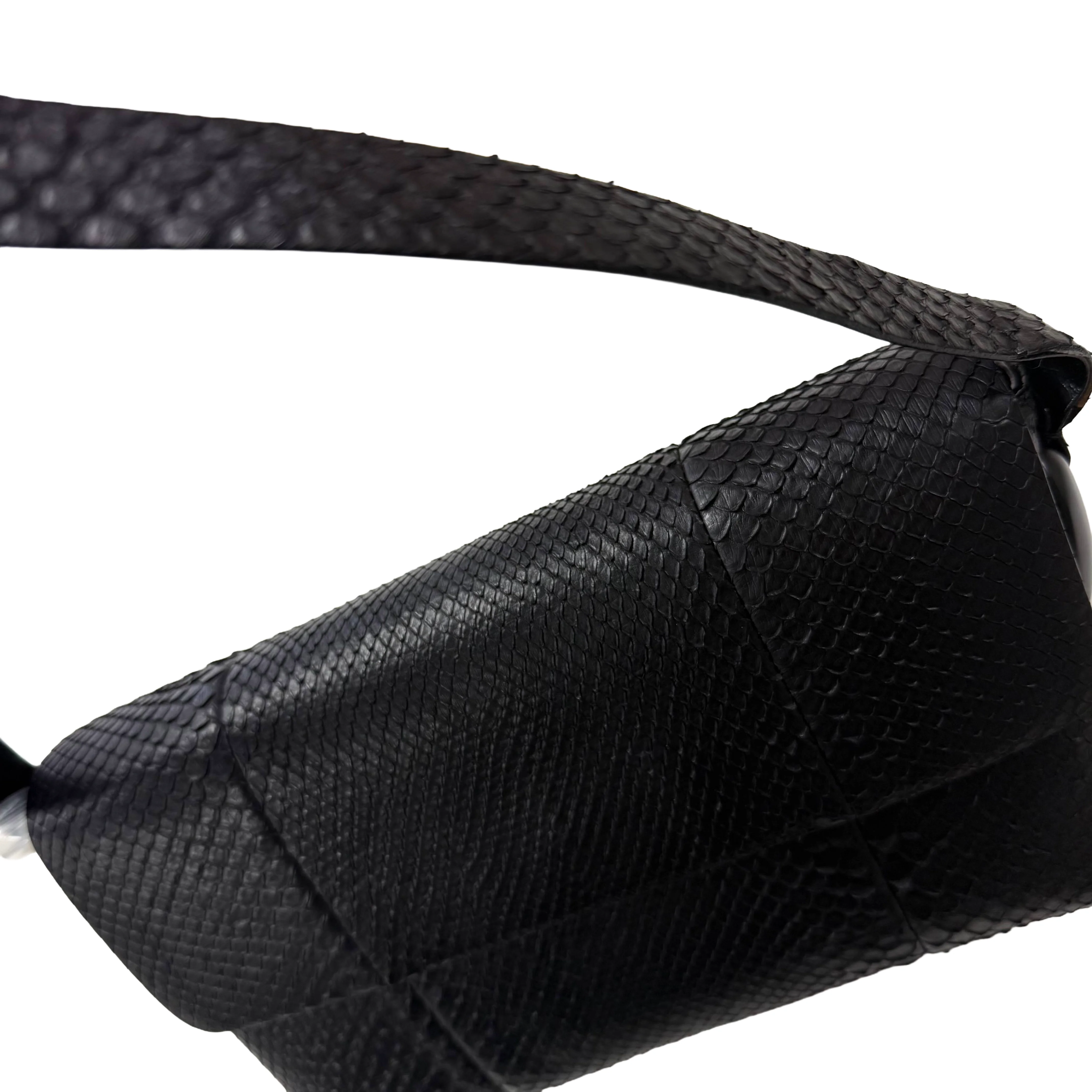 Gucci | Black Python Shoulder Bag – Sculptural Resin Handle (Good Condition) - Image 3