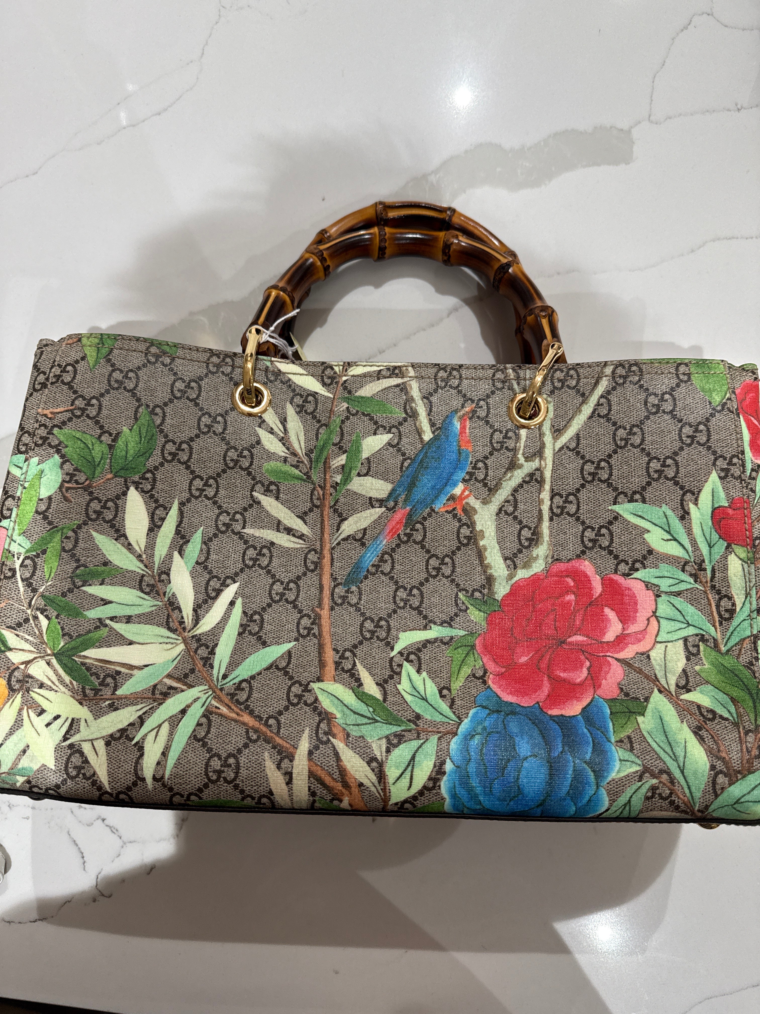 Gucci hv