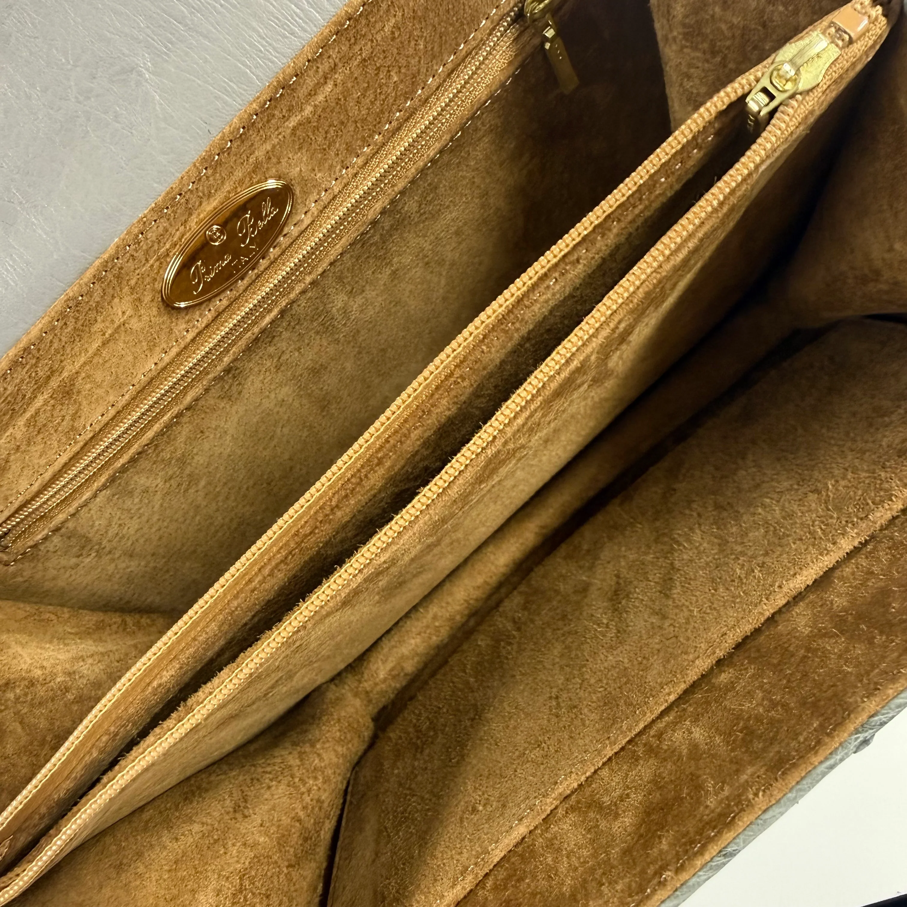 JRA | Ostrich Leather Top Handle Bag – Grey & Gold Hardware (Good Condition) - Image 7