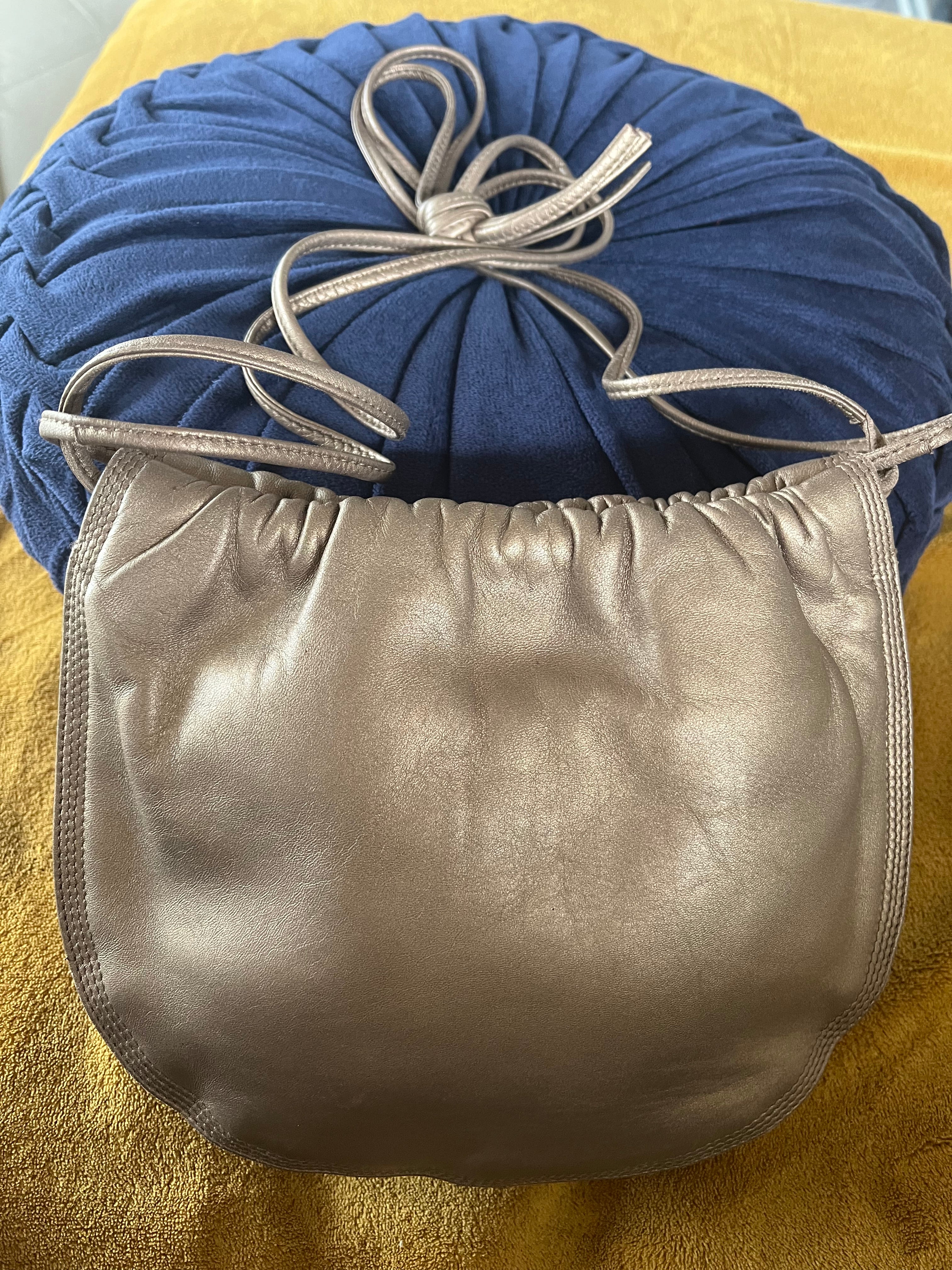 Loewe - cons - Image 15