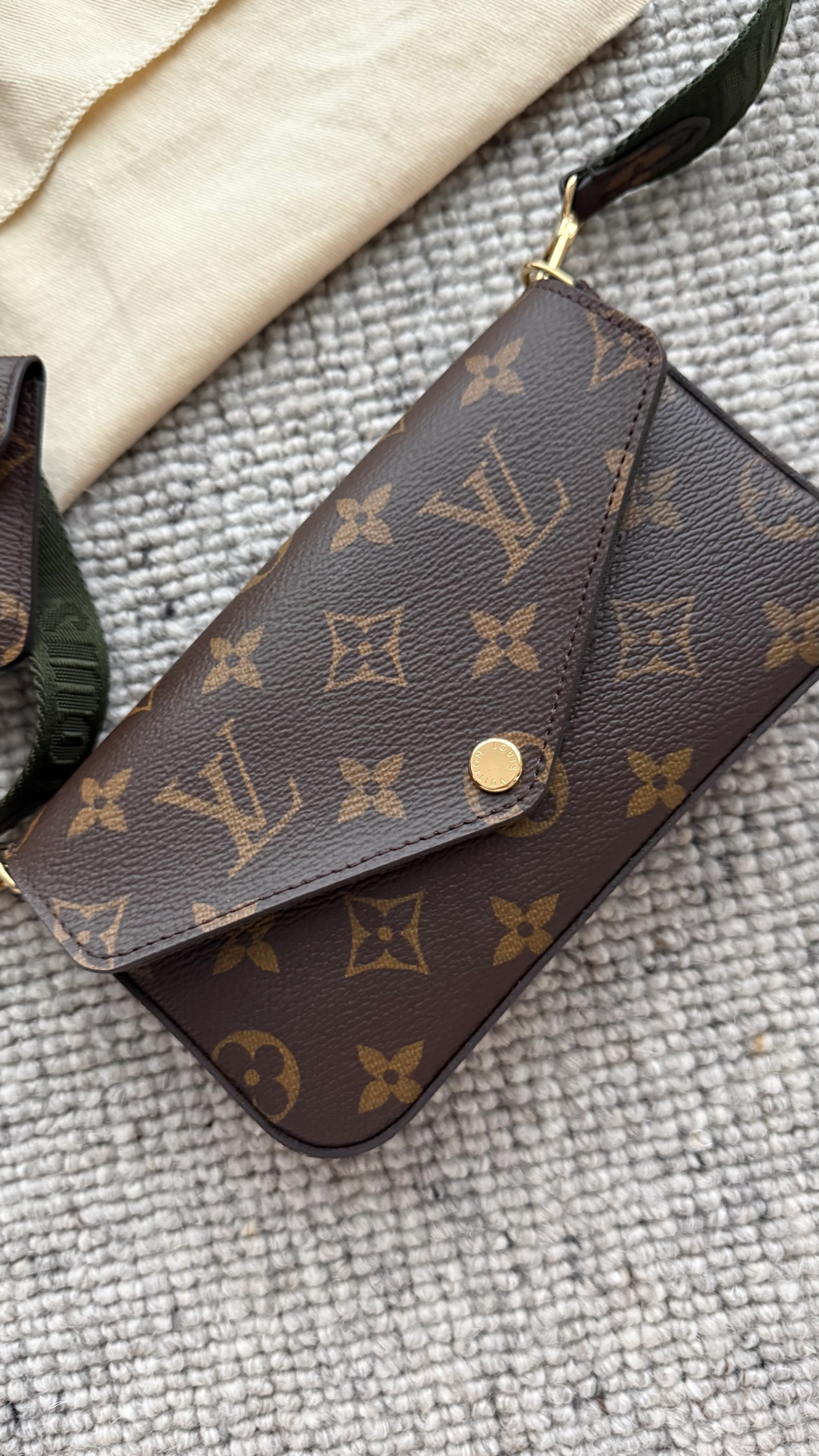 Louis Vuitton - cons - Image 2