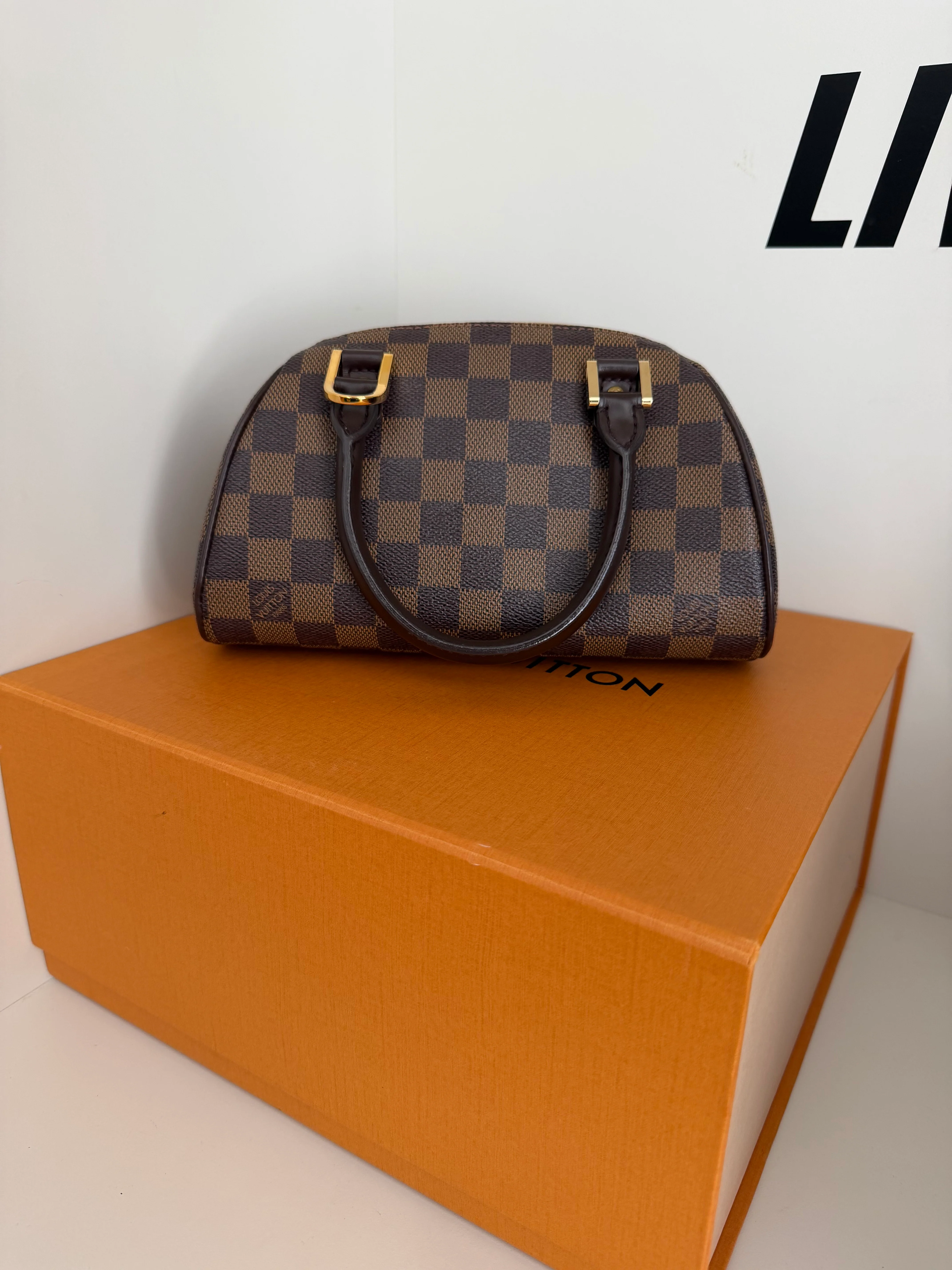 Louis Vuitton - cons - Image 7