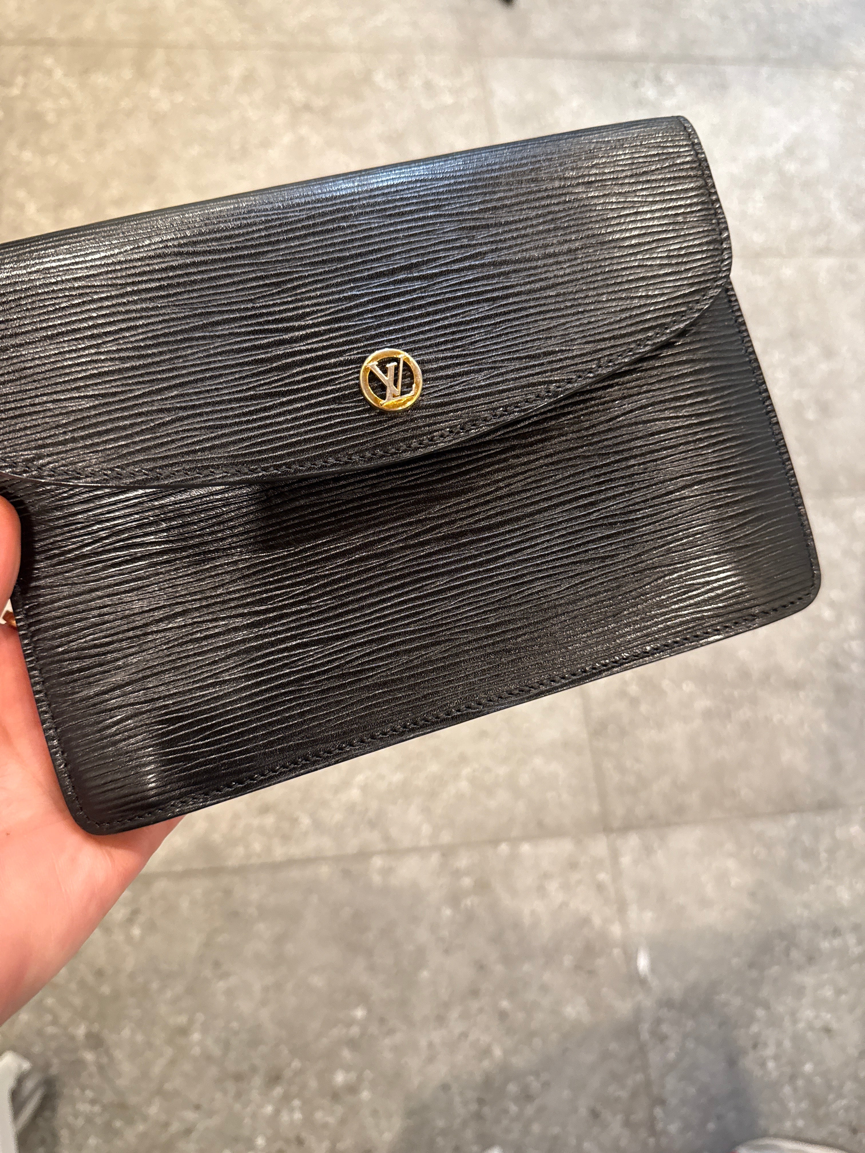 Lv Pouch