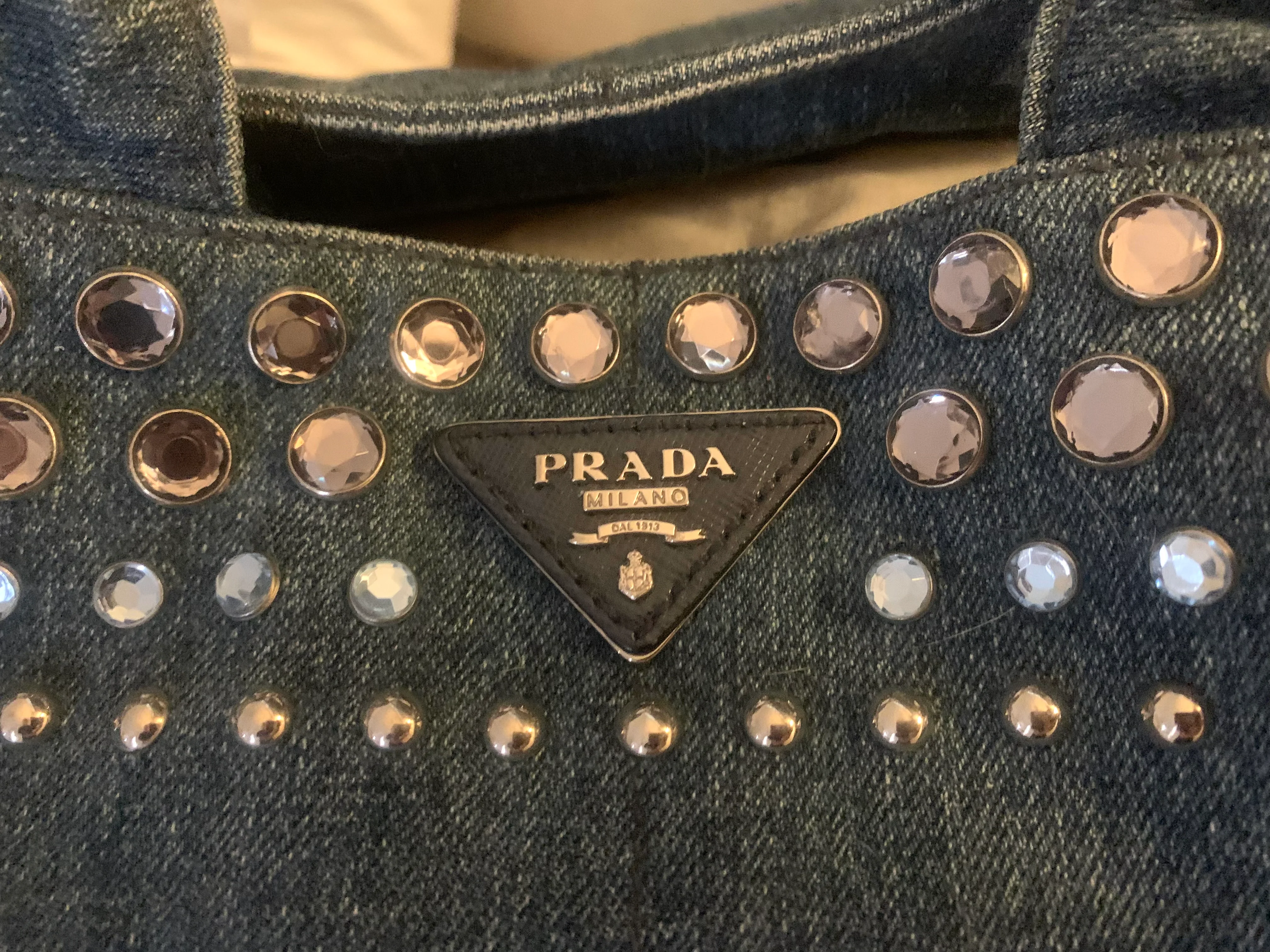 Prada - CONS - Image 3