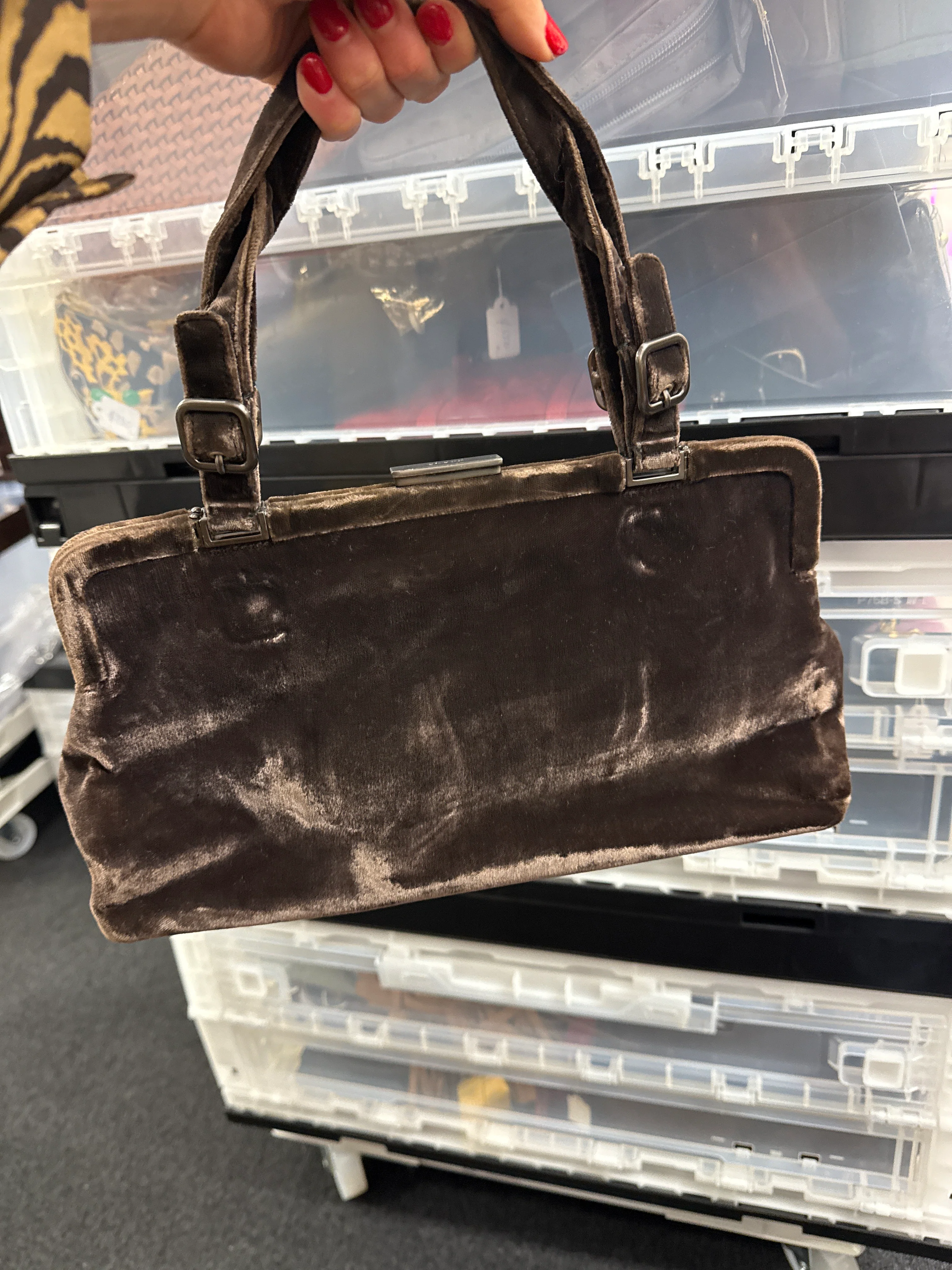 Prada - chalm.jp