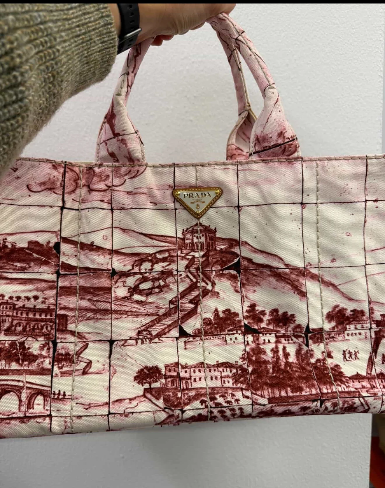 Prada - Superskin.jp