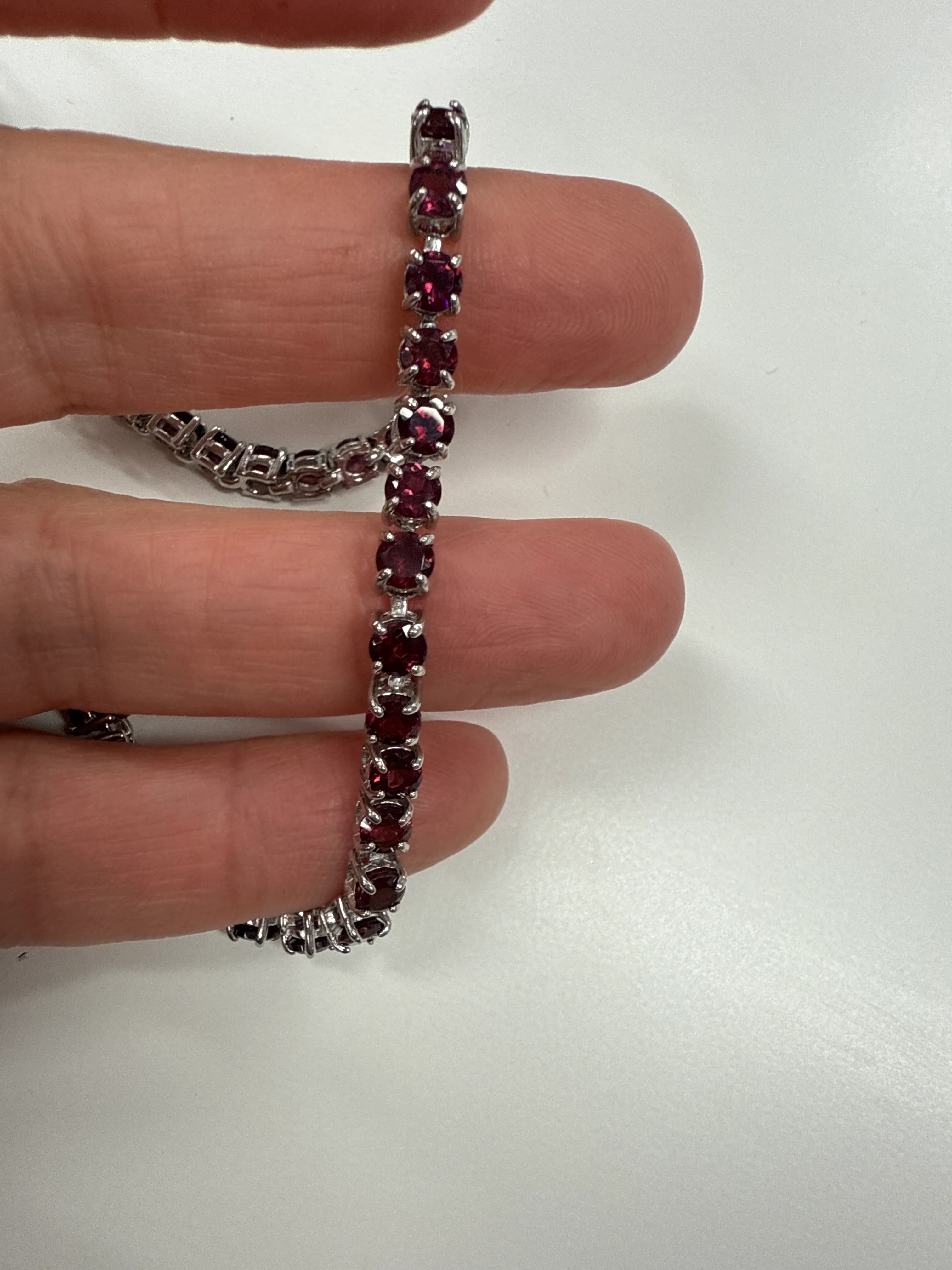 Ruby bracelet-instanors