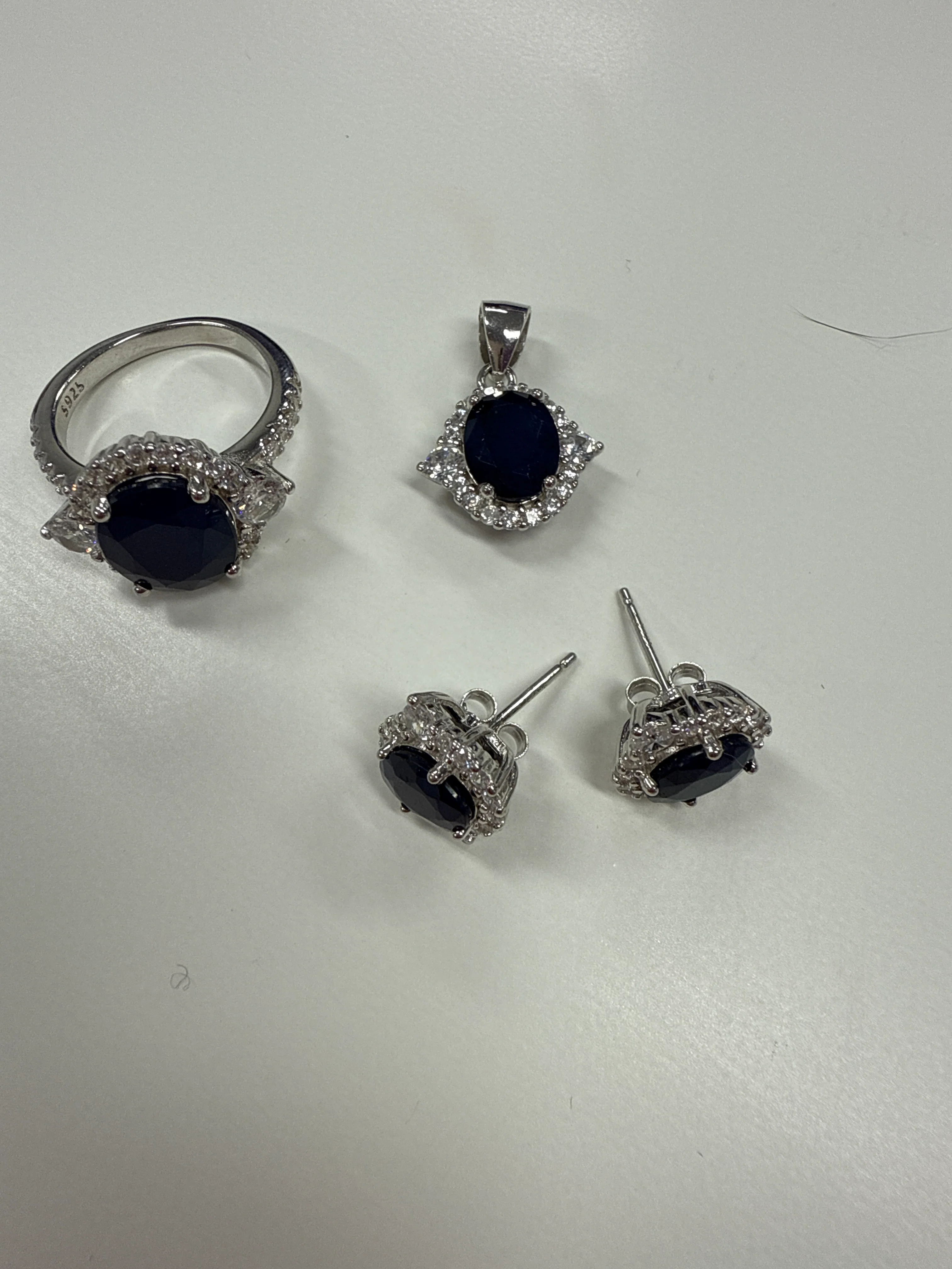 Set sapphire